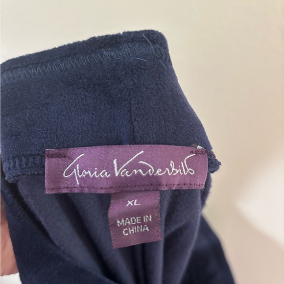 Gloria Vanderbilt Blue Velvet joggers total 2 - Picture 4 of 7